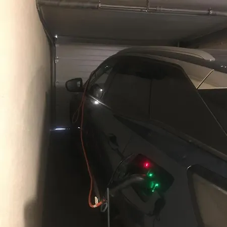 Vallespin 43 Parking, Wifi *