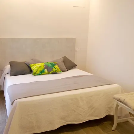 Vallespin 43 Parking, Wifi