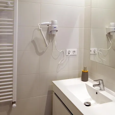 Vallespin 43 Parking, Wifi Appartement