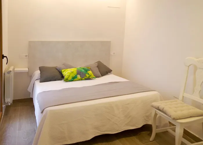 Vallespin 43 Parking, Wifi